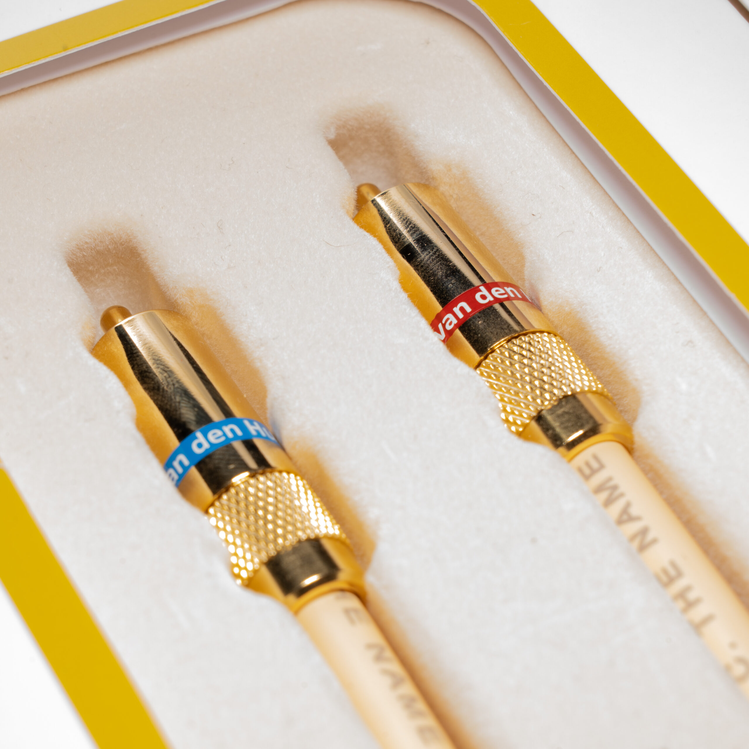 Van den Hul The Name RCA Interlink stereoset 2 stuks vanaf 0,8 meter - Afbeelding 8