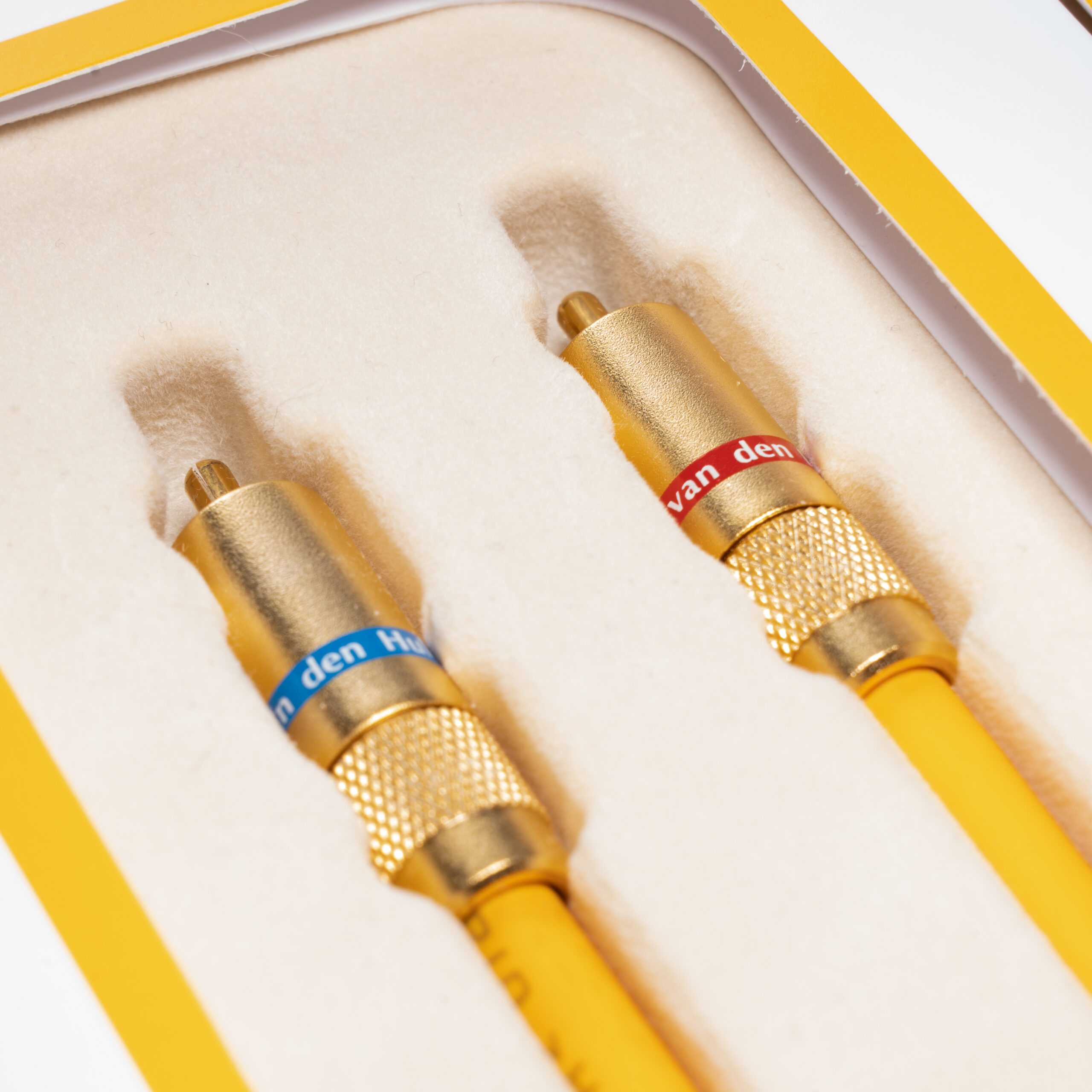 Van den Hul The D-102 MKIII 3T Hybrid RCA Interlink stereoset 2 stuks vanaf 0,8 meter - Afbeelding 7