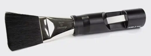 Furutech ASB-2 ion antistatische borstel met ingebouwde ionisator voor het verwijderen van statische elektriciteit o.a. LP's, CD's en Blu-ray - Afbeelding 4