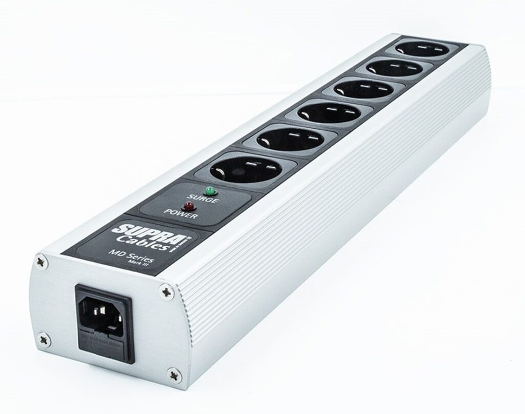 Supra MD 06 EU / SP afgeschermd stekkerblok met Non-Intrusive Filtering (NIF) 6 x schuko met C13 - 10A aansluiting  incl. 3-voudige overspanningsbeveiliging