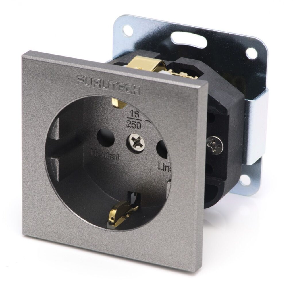 Furutech FT-SDS (G) Gold High Performance Schuko Socket per stuk